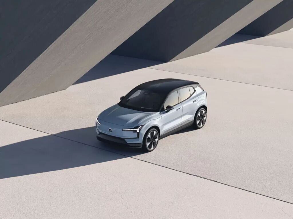 Volvo EX30 Cross Country (2026): Charme, Kraft und eine digitale Herausforderung