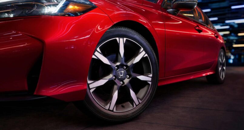 Umfassender Test des Honda Civic (2025): Hybrid-Vernunft (e:HEV) gegen puren Wahnsinn (Type R)?