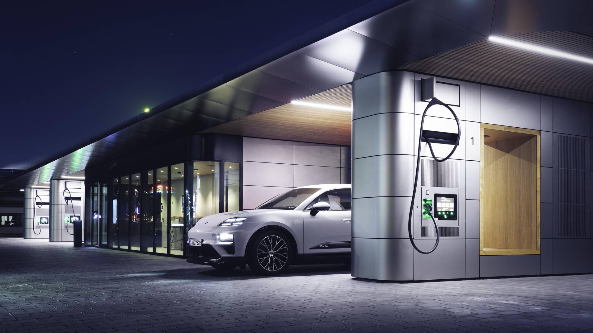 Porsche Macan Electric im Check: Wie 800V und Bank-Laden ab 84.700 € funktionieren