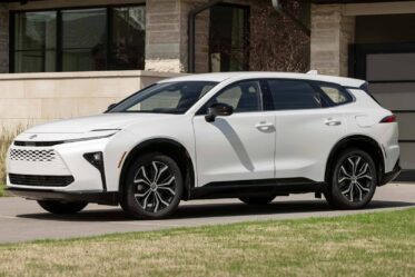 Toyota Crown Signia im Check: Warum Salz beim E-Four-Allrad zum Kabelbrand führt