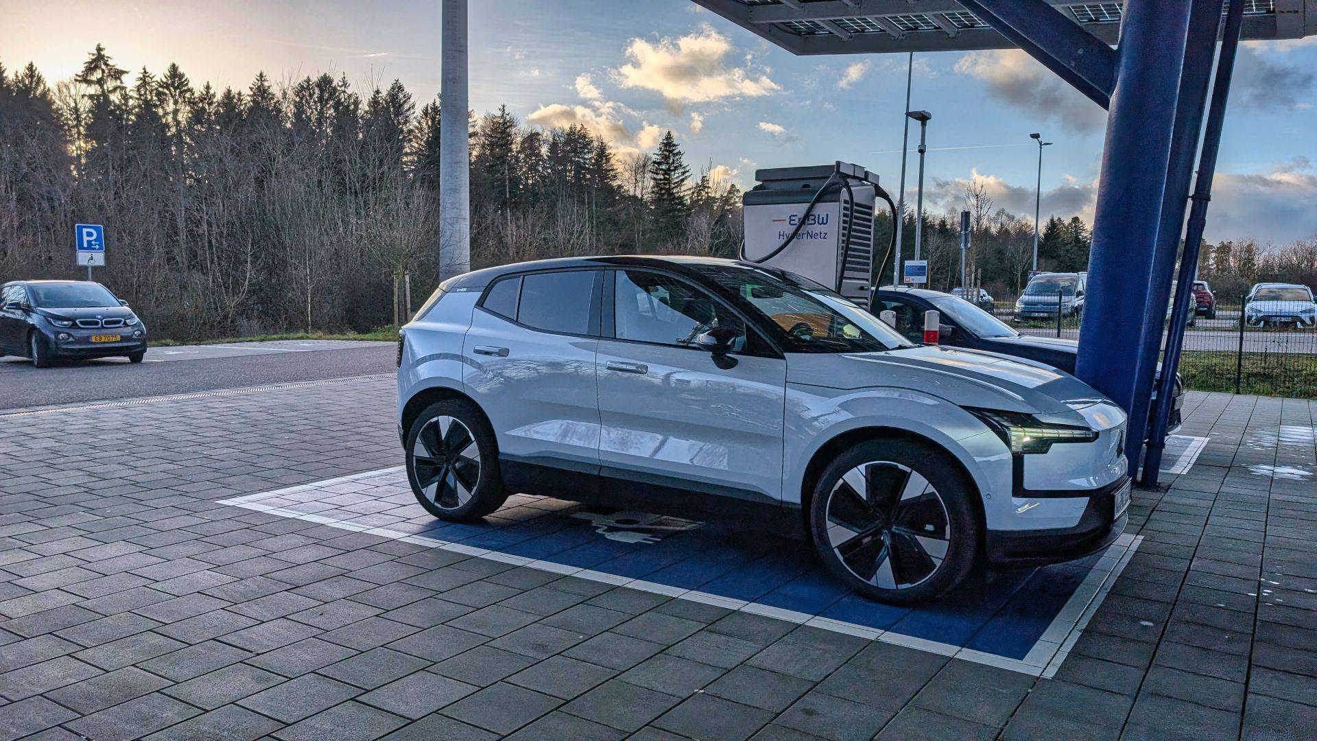 Volvo EX30 im Check: Warum Ladeleistung, NFC-Schlüssel und Software ab 37.000 € nerven