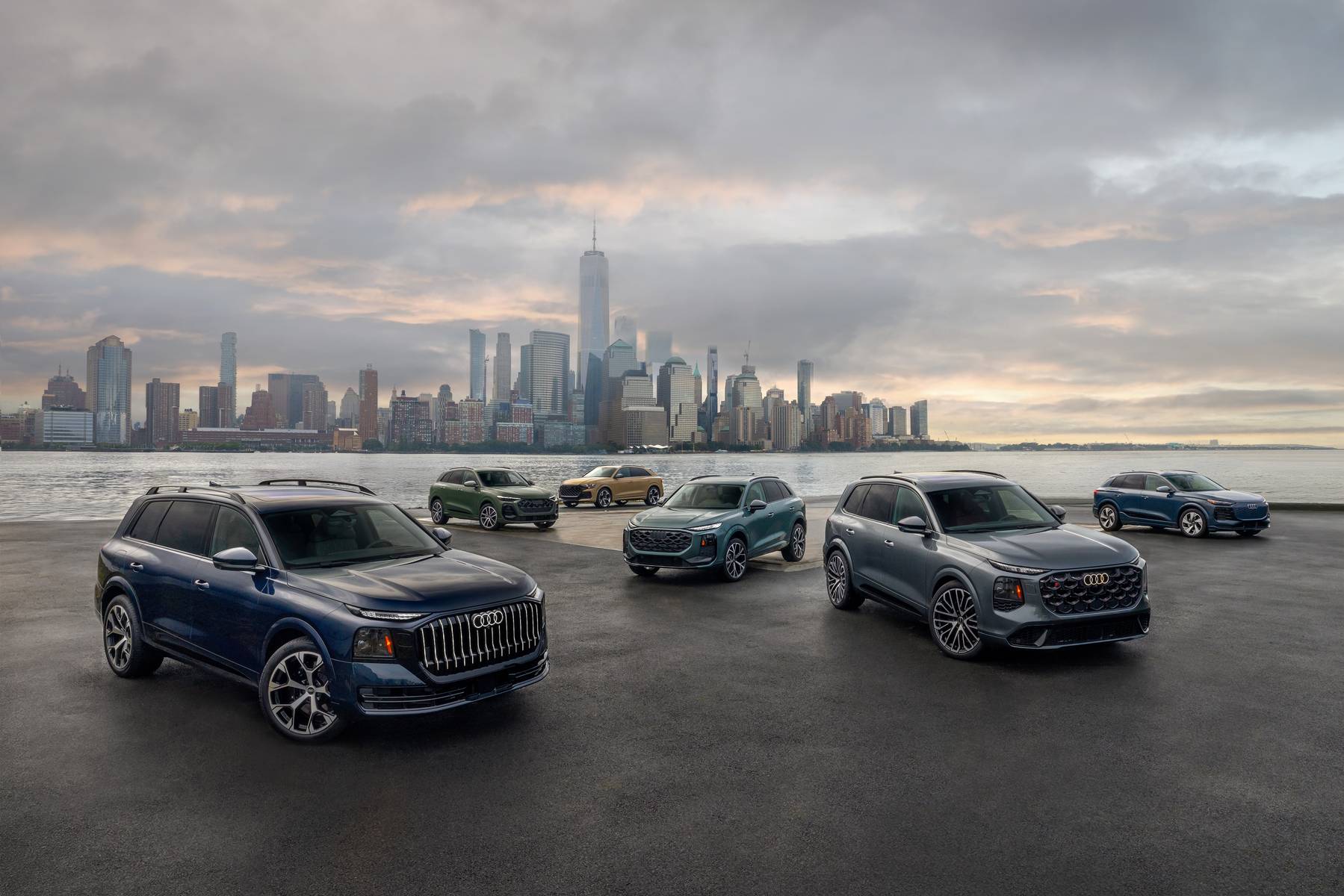 Audi Q9 Erlkönig in New York erwischt: XXL-Luxus-SUV für 7 Personen feiert Debüt
