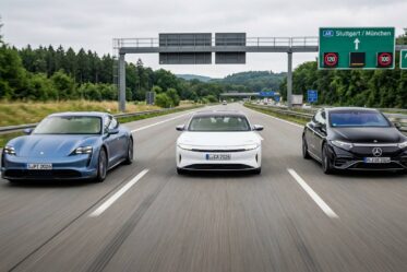 Autobahn-Marathon: EQS, Lucid Air und Taycan im 130-km/h-Reichweitentest – Wer ist der wahre König?