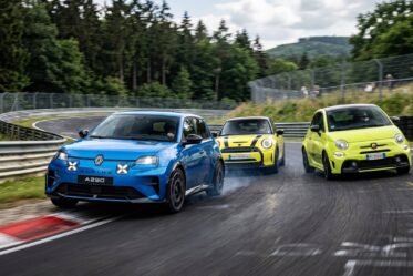 Elektrische Krawallzwerge: Der neue Alpine A290 fordert Mini Cooper SE und Abarth 500e heraus