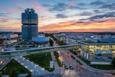 BMW Stellenabbau 2026: Abfindungen bis 250.000 € & Sparprogramm im Werk München