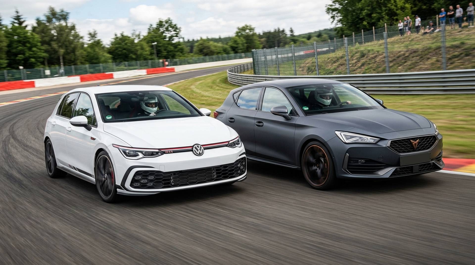 VW Golf GTI Clubsport gegen Cupra Leon VZ (2026): Das große 300-PS-VAG-Duell im Härtetest