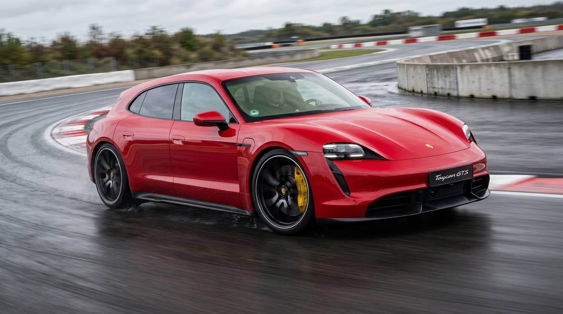 Taycan GTS Sport Turismo: Die ungeschminkte Kostenwahrheit bei Luftfederung und Keramikbremse