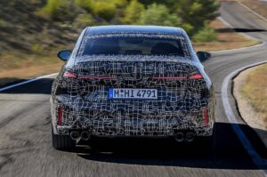 Der neue BMW M350 kommt mit 443 PS starkem Sechszylinder und liefert den Drift-Modus erst per Software-Update nach - Bild 41
