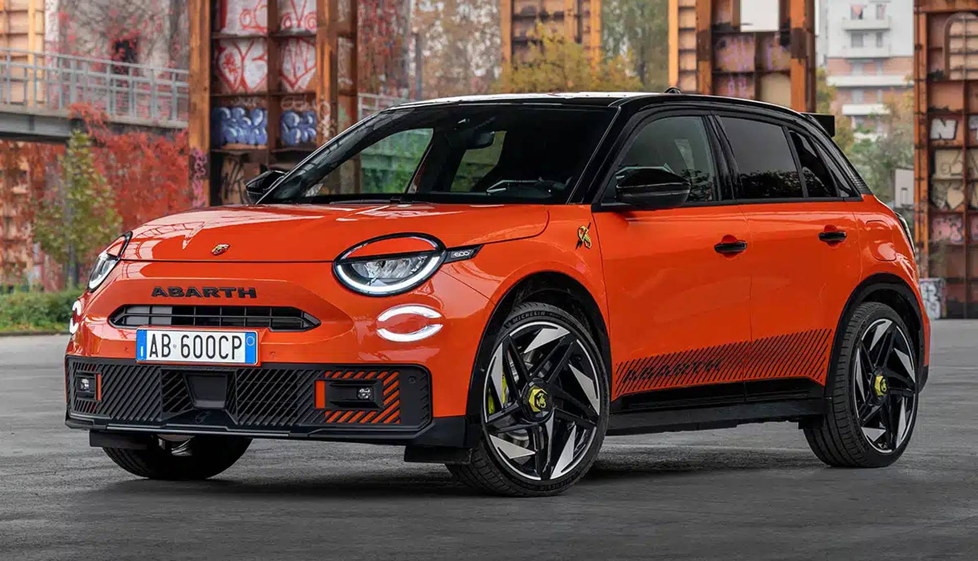 281 PS im Abarth 600e: Frontantrieb mit Torsen-Sperre